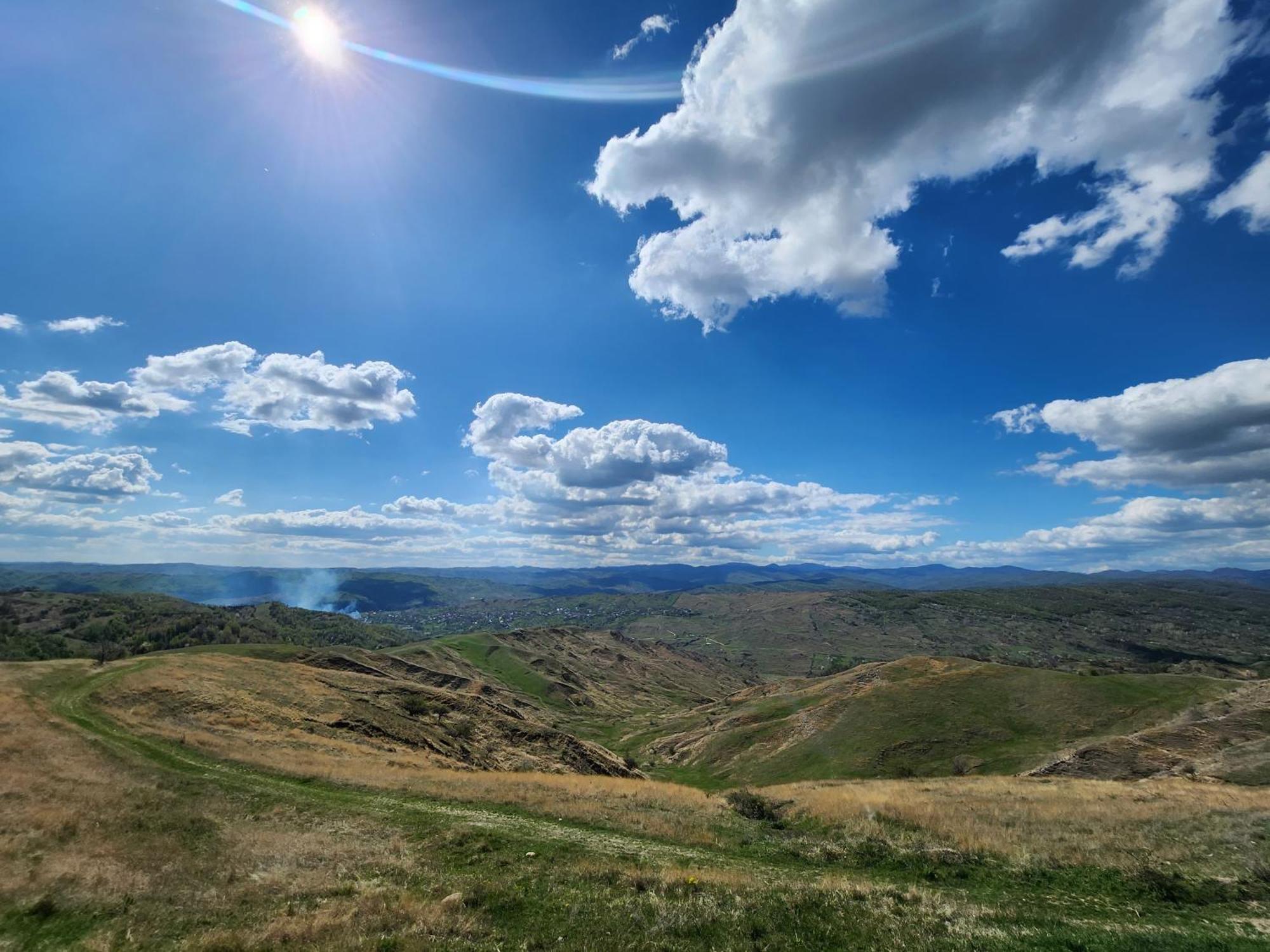 Отель Mountain Lake Jbs Фокшаны Экстерьер фото